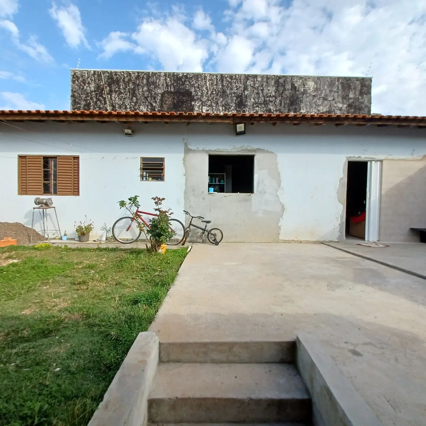 CASA, 3 qtos, 360 m².