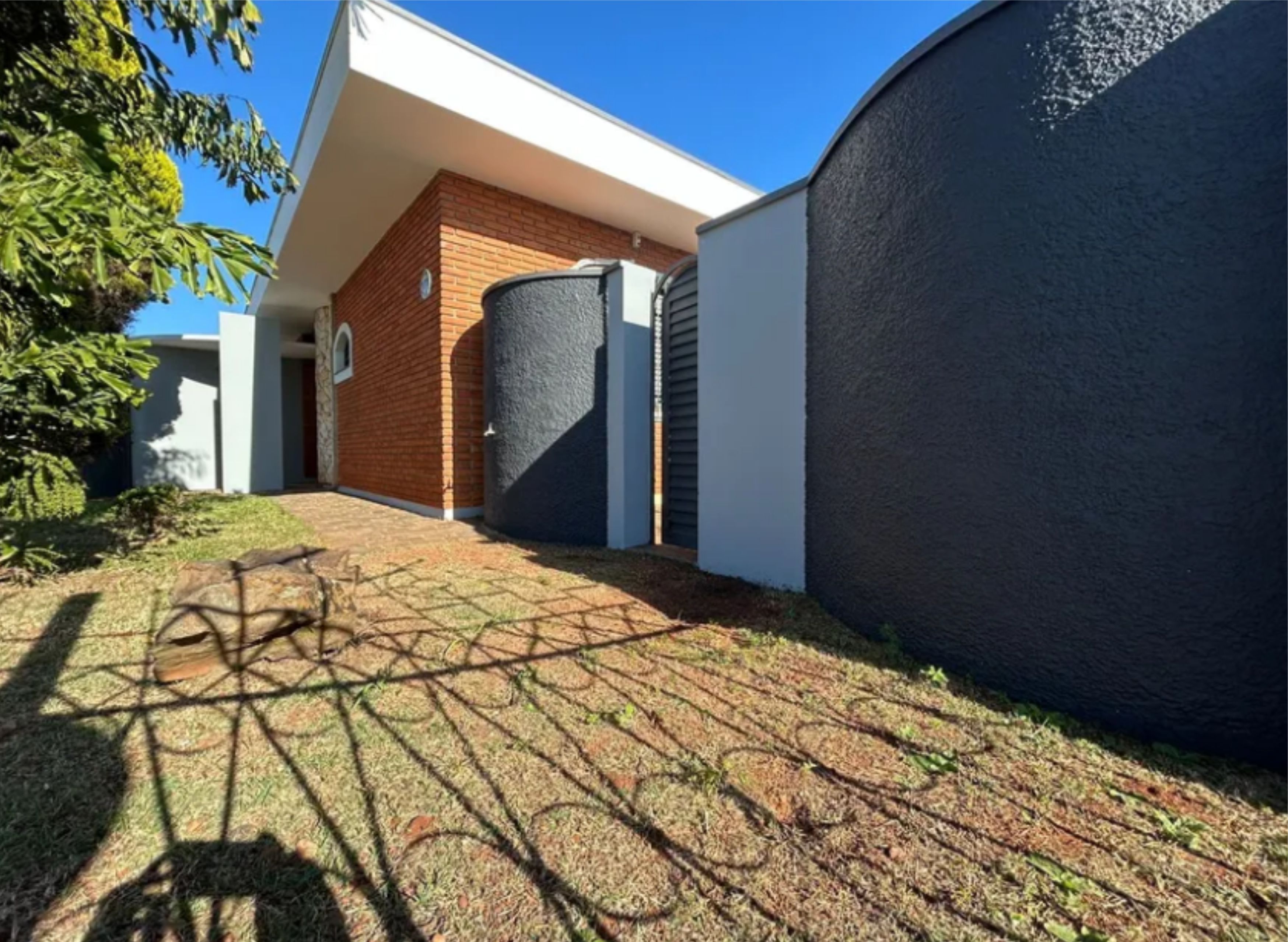 CASA, 4 qtos (2 st), 820 m².