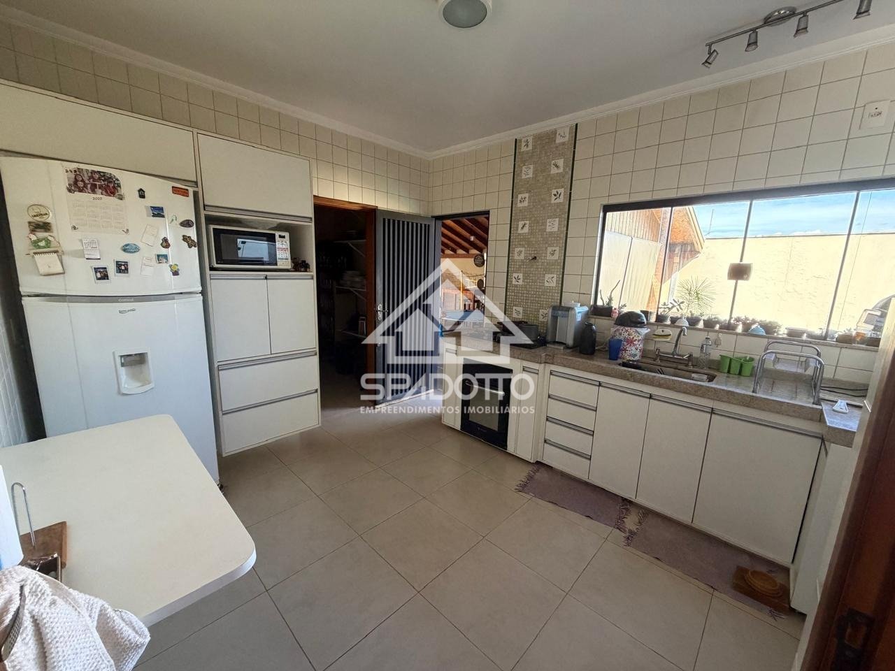 CASA, 3 qtos (1 st), 515 m².