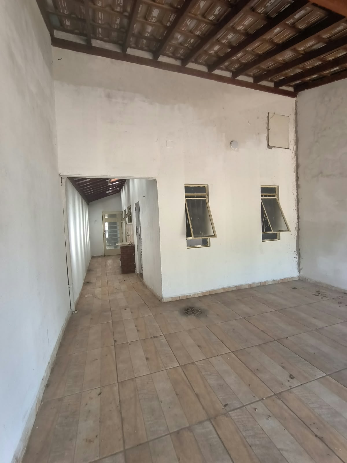 CASA, 2 qtos, 150 m².