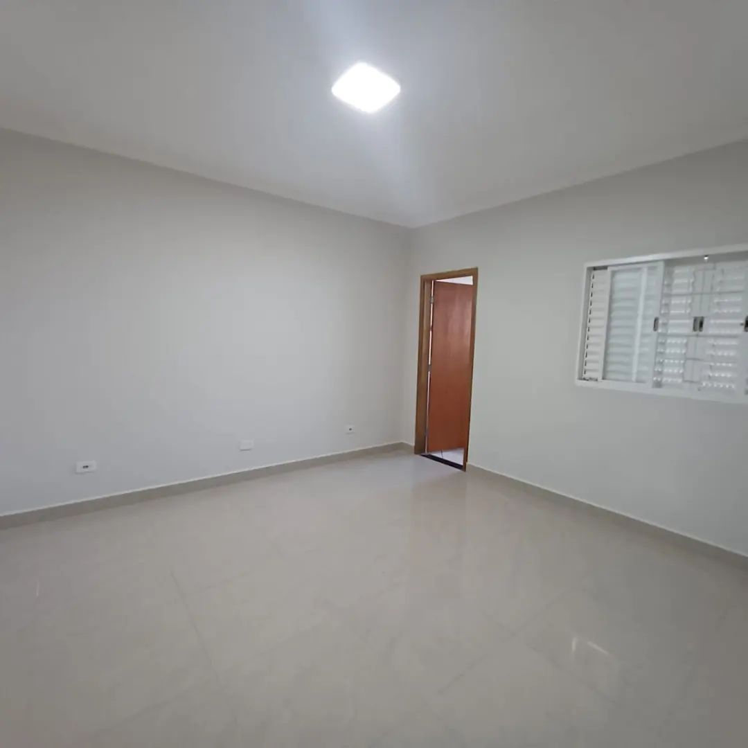 CASA, 2 qtos (1 st), 250 m².