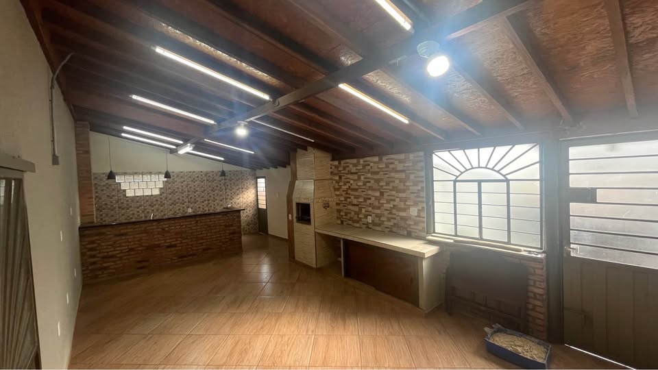 CASA, 3 qtos, 250 m².