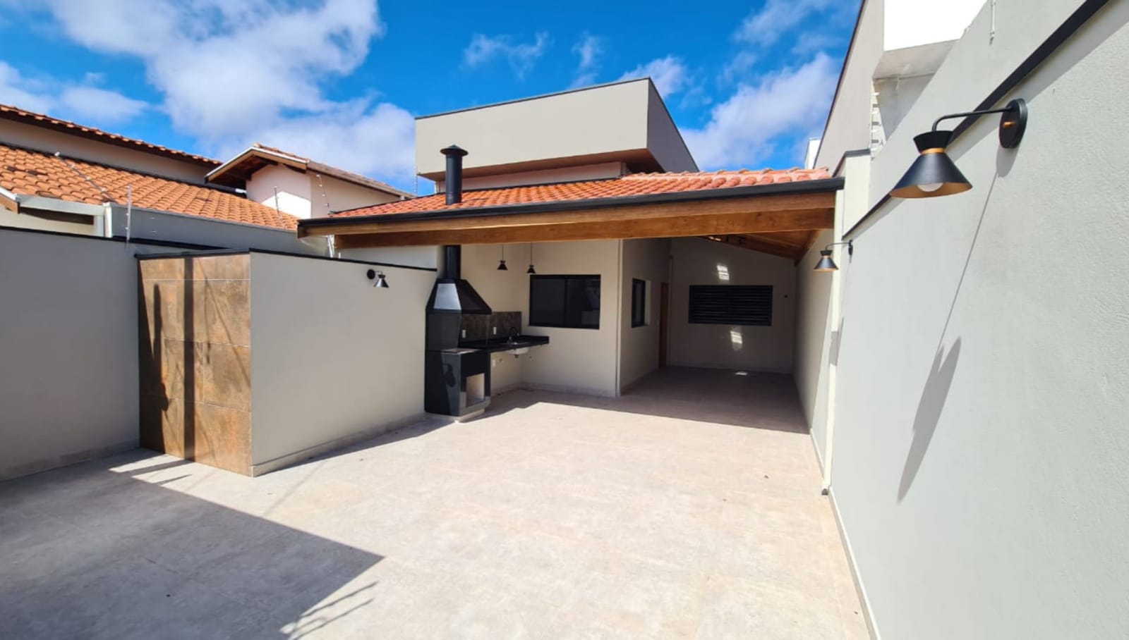 CASA, 3 qtos (1 st), 181 m².