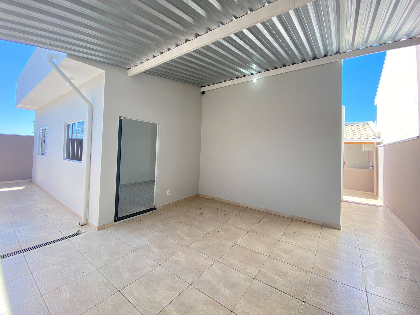 CASA, 2 qtos, 137 m².