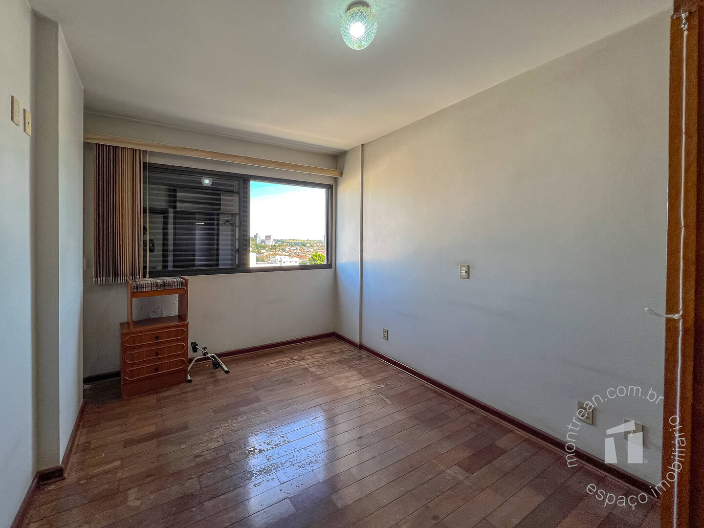 APARTAMENTO, 3 qtos (1 st).
