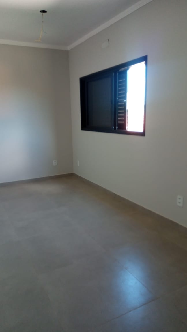 CASA, 3 qtos (2 st), 500 m².